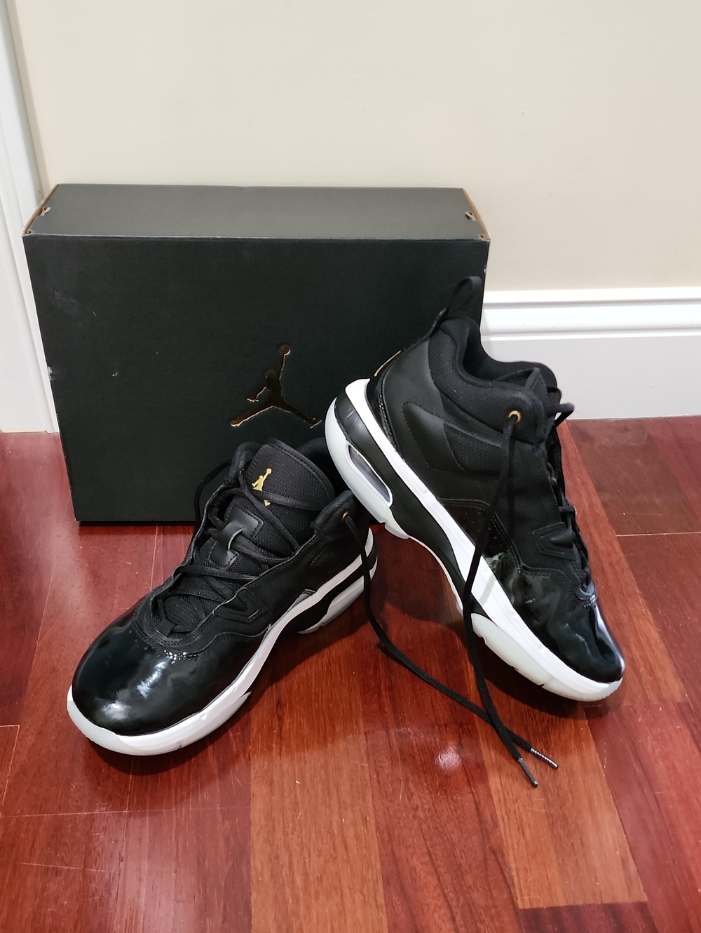 Jordan Stay Loyal 3 (GS) Black & White Sneakers with Gold Jumpman | Size 7Y